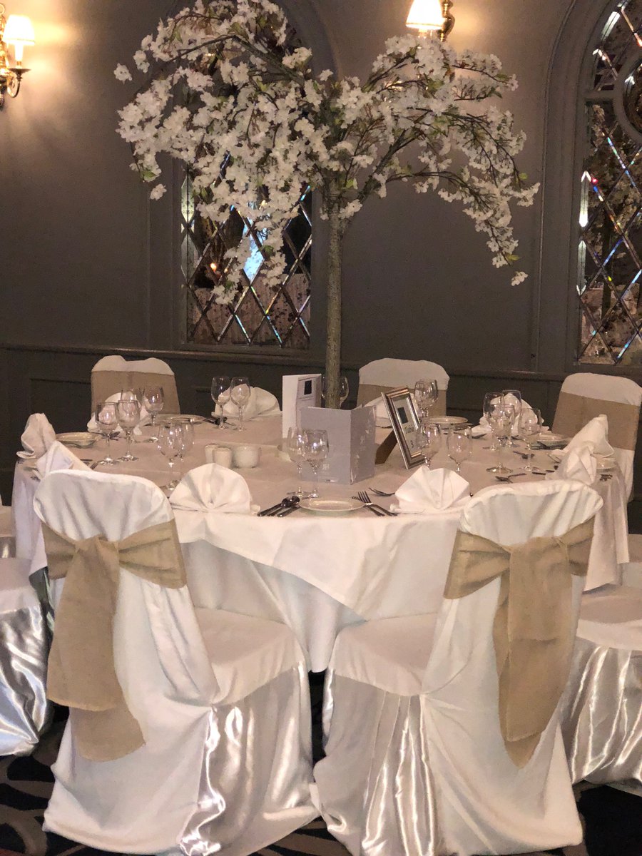 Rackethallhotel's tweet photo. Some beautiful centrepieces &amp; floral arrangements for your Wedding Day @Rackethallhotel #OriginalIrishThursday #OriginalIrishHotels https://t.co/sKTZMrbChp