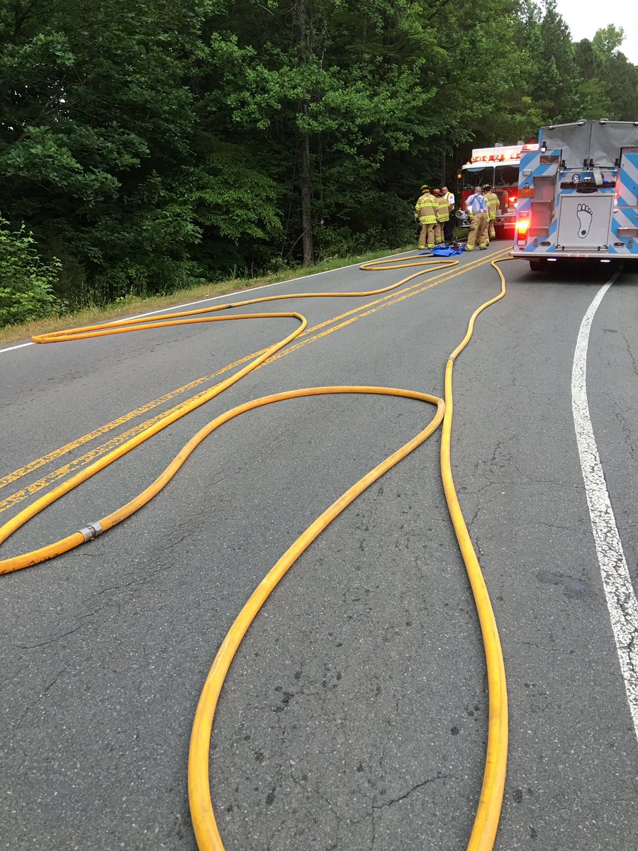 ChapelHillFD's tweet photo. Here’s a look at #SeawellSchoolRd—completely blocked with emergency vehicles north of #EstesDrExt. Use #HomesteadRd to access @chccs schools. https://t.co/VzEIsvvuva
