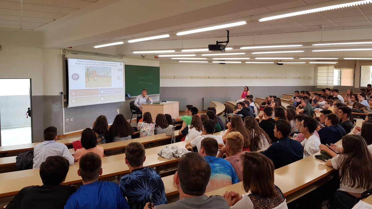 esiiab's tweet photo. @uclm_es Kahoot sobre #ScratchDay2019 @esiiab @uclm_es ¿quiénes serán los ganadores? https://t.co/VOsIC61pR8