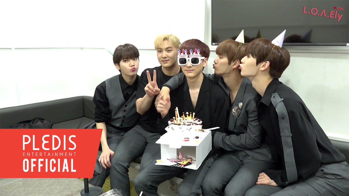 NUESTNEWS's tweet photo. [VIDEO] L.O.Λ.Ely #10 HAPPY Aron's DAY
https://t.co/0vivi2wmR5
#뉴이스트 #NUEST #LOΛEly https://t.co/gGgoIXLVrv