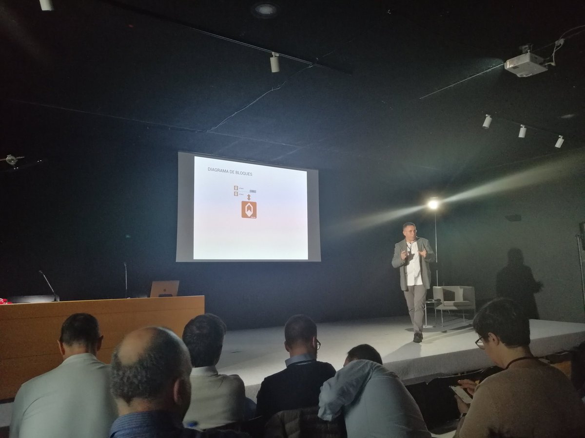 Llega la ponencia de <a href="/maltrana/">Fernando Maltrana</a> de <a href="/ticmedia_es/">ticmedia</a> sobre "Conexión de Velneo a la aparatología médica" #lifeissoft2019