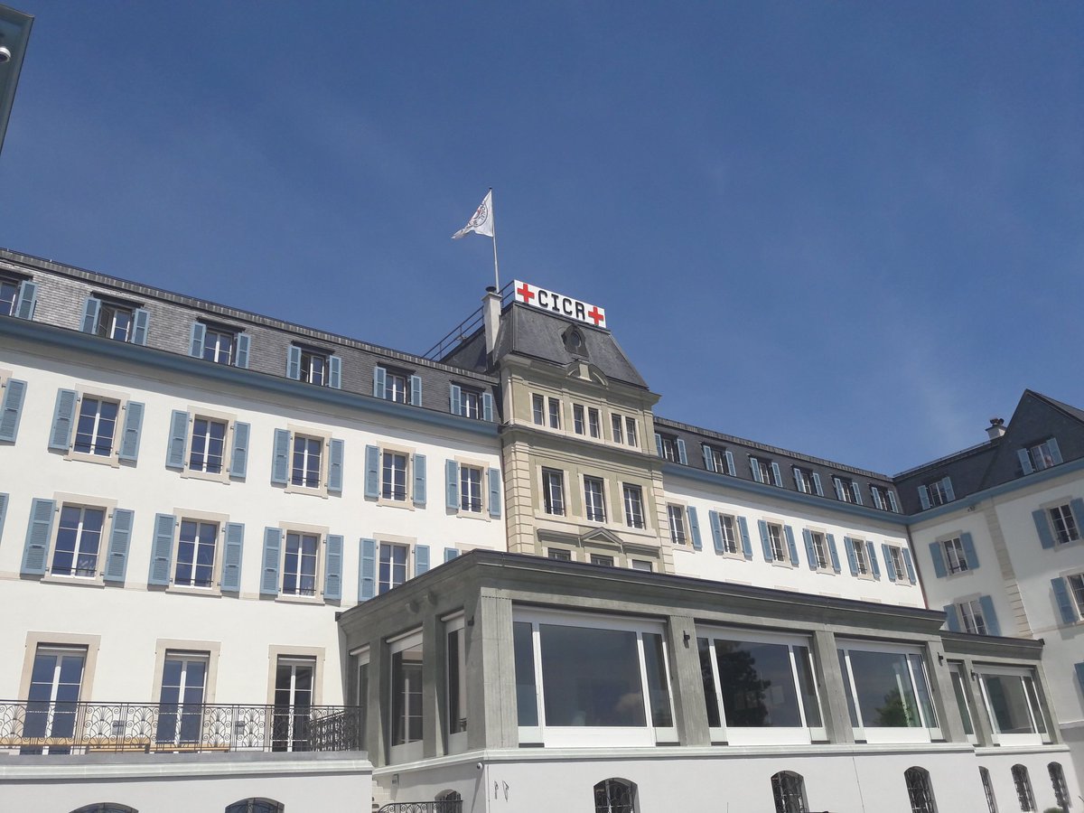 thomasdelouere's tweet photo. Belle journée ensoleillée au #CICR pour discuter RH et recrutement avec des passionnés! #trugeneva https://t.co/rRbdlBEfWs