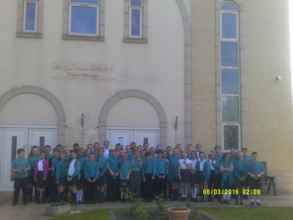 ClaveringTS27's tweet photo. #5JB #5LH Today we visited @AMA_Hartlepool . We had a fabulous morning learning about Islam! Thank you very much for your generosity. https://t.co/Btgg1Tp2oi