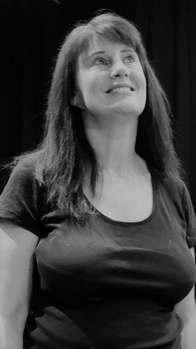 WansteadPlayers's tweet photo. Rehearsal images from "Playhouse Creatures" opening tonight @KMTheatre https://t.co/LmuBx3s4KS