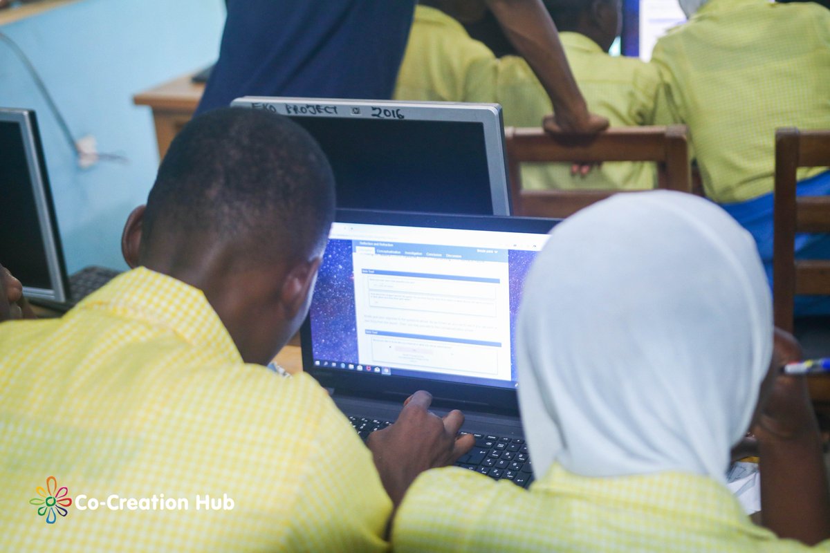 GOGAProject's tweet photo. It's Week 2 of the #GOGAPilot in #Nigeria!

Zumuratul Islamiyya Secondary school's SS2 Physics Class enjoyed conducting experiments to learn how light travels from one medium to another using the 'Reflection and Refraction' #GOLABZ taught by Master Trainer, Alaba Ogunsina.

#GOGA https://t.co/Xmy59T2v7w