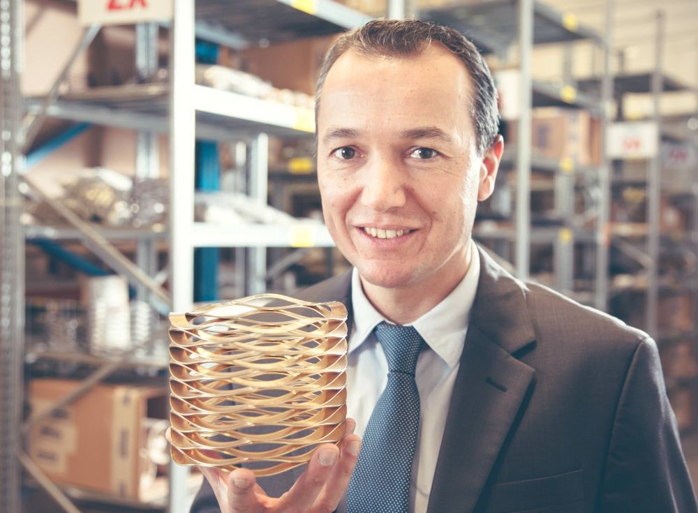 TFCBochum's tweet photo. Spannendes Interview mit Dipl. Wirt.-Ingenieur Johannes Lambertz über Sicherungsringe in schnelldrehenden Elektromotoren und wie Konstrukteure von den platzsparenden Wellenfedern profitieren können. Veröffentlicht im :K-Magazin: https://t.co/tt9w79YSY8 https://t.co/ueGIqoRmwg