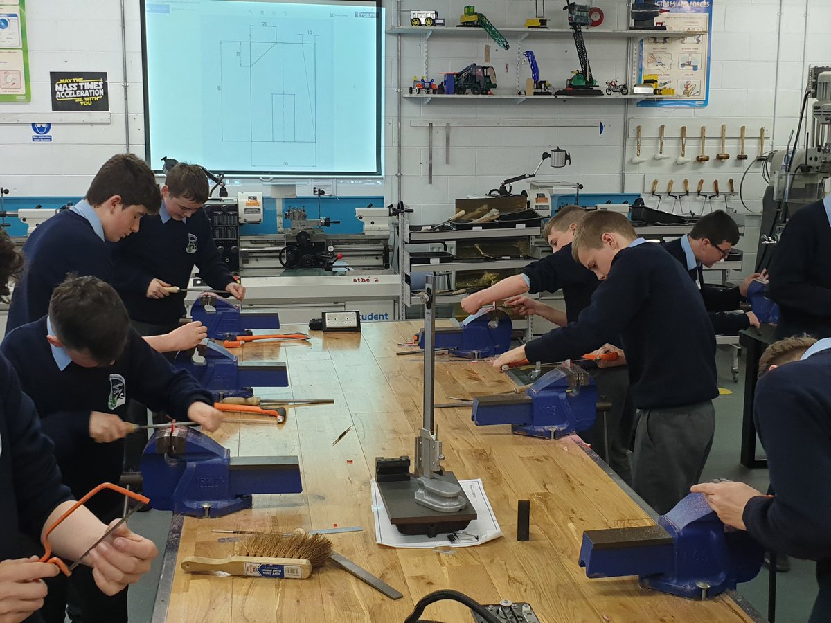 VirCollege's tweet photo. **First Year Metalwork**
Summer Practicals π₯΅π₯΅π₯΅ππͺπͺπͺ #metalwork #mrcomiskey @technology_4 @ettaireland @NCCAie https://t.co/tT8ieWGXQM