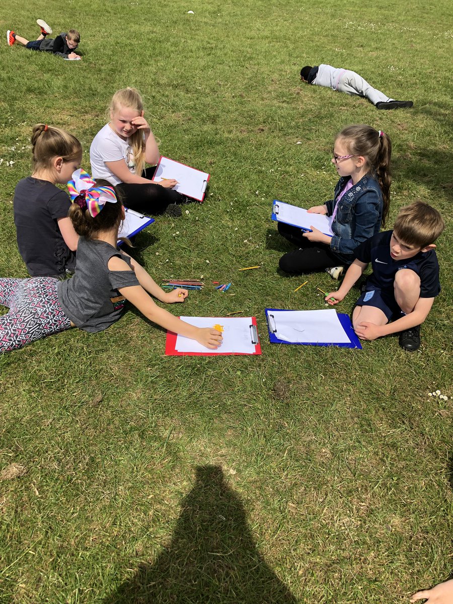ButtonLane_'s tweet image. 3KB enjoying outdoor classroom day.  Cave art #3kb