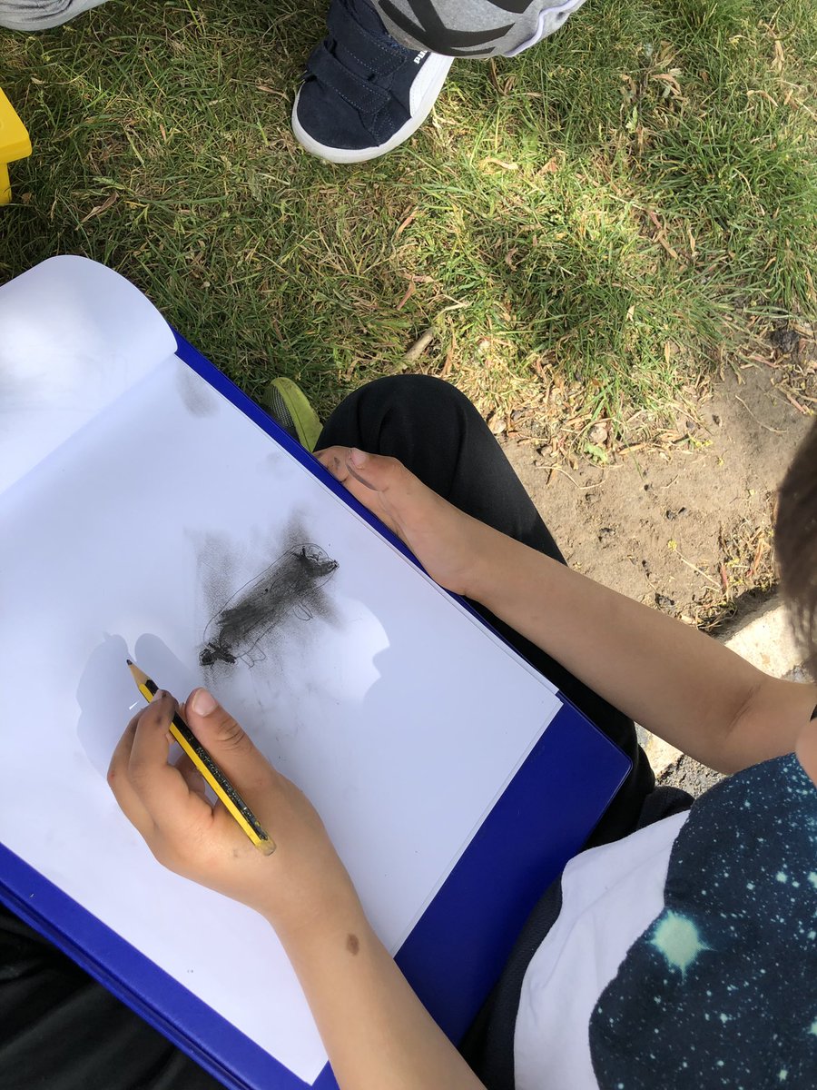 ButtonLane_'s tweet image. 3KB enjoying outdoor classroom day.  Cave art #3kb