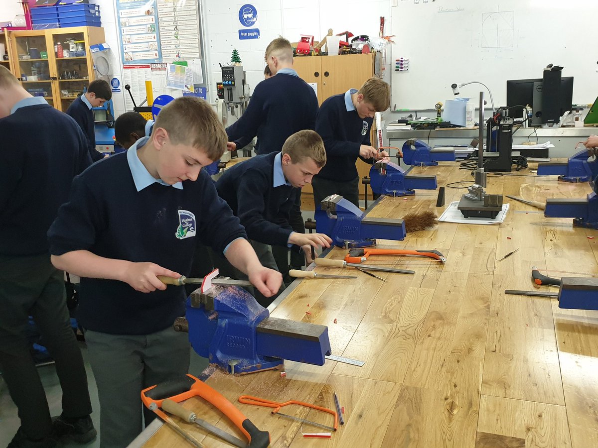 VirCollege's tweet photo. **First Year Metalwork**
Summer Practicals π₯΅π₯΅π₯΅ππͺπͺπͺ #metalwork #mrcomiskey @technology_4 @ettaireland @NCCAie https://t.co/tT8ieWGXQM