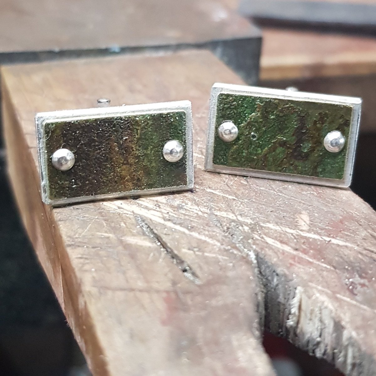 RSJSStudios's tweet photo. Finishing up a pair of #cufflinks made from the Hull of the #cuttysark #greenwich https://t.co/d3GTF4yreu