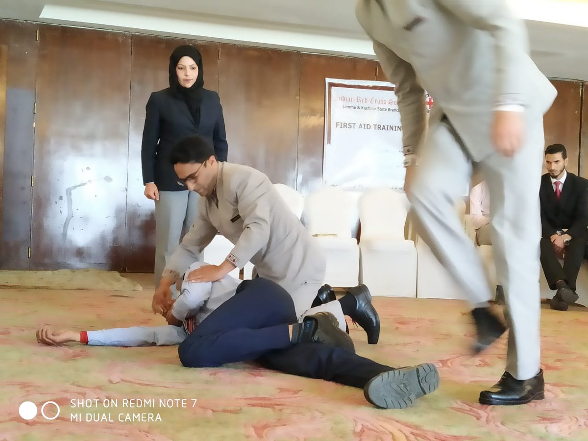 jkircs_official's tweet photo. #IRCSJK imparted 3 days First Aid Training to the staff of Hotel Vivanta by Taj, Karl Sangri, Brien, Srinagar from 20th to 22nd May 2019 https://t.co/Sno6Bz3JDa