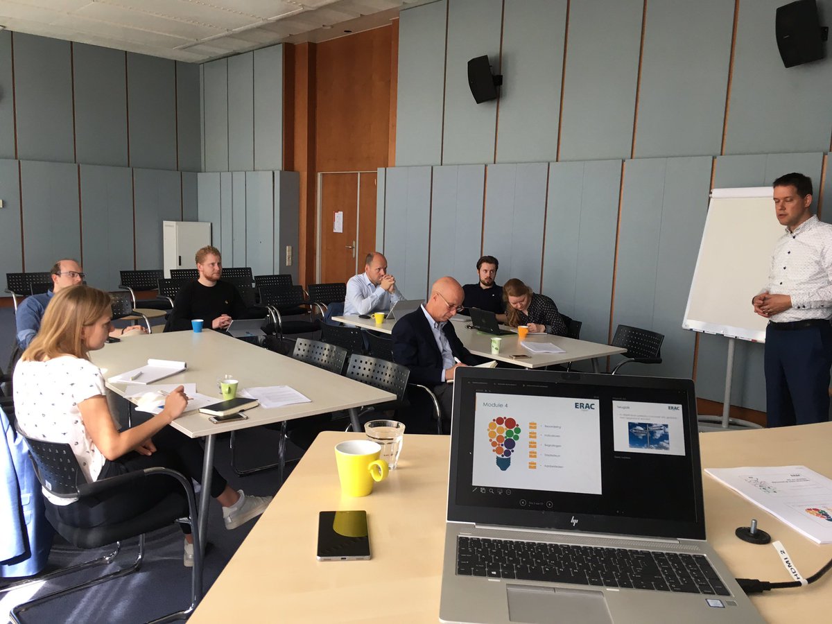 ERAC_EU's tweet photo. Vandaag verzorgen collega @lucvanraaij, Paul Heuts en @dionnekl de module projectbeoordeling in het kader van de EU-Academy voor @zuid_holland. Met regionale partners aan de slag om hun ambities te verbinden met Europese instrumenten. https://t.co/wQK6UP6IOq