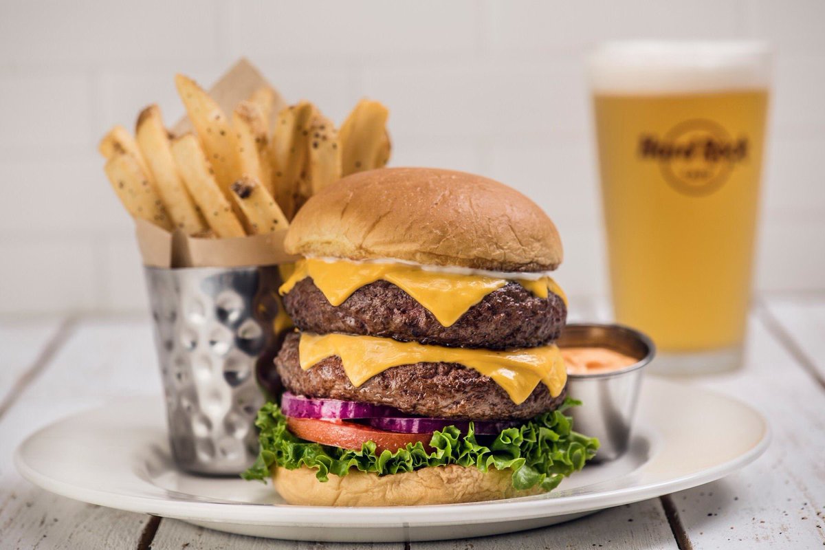Nuestra nueva DOUBLE DECKER Double Cheeseburger. Inspirada en nuestra herencia londinense de "Doble o Nada", creada en el primer menú de 1971. ¡IMPRESIONANTE! Disponible solo por un tiempo limitado! Pruébala! #HRCValencia