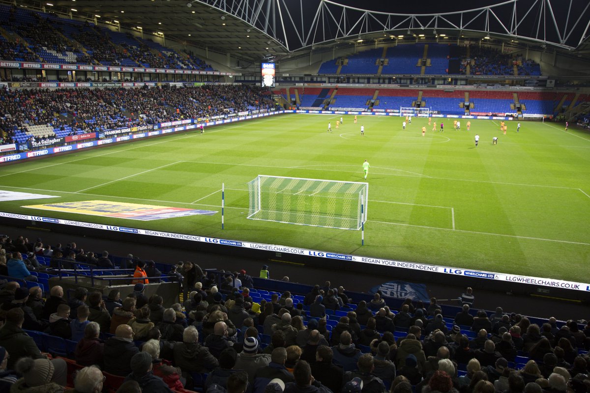 BWFCBC's tweet photo. 📸 #ThrowbackThursday: #BWFC were held to a 2-2 draw by Jaap Stam's #ReadingFC in 2017.

@LLGWHEELCHAIRS were behind the goal, in front of more than 13,000 supporters. #EFL https://t.co/GnzVLsZ3lJ