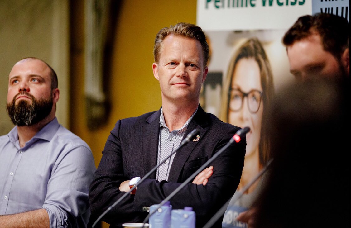 AOFDanmark's tweet photo. Herlig aften med EU-debat på #Arbejdermuseet Var du ikke med, så klik ind på vores podcast #AOFoplyser og mød alle spidskandidater til #ep2019dk      #dkpol Klik på link: https://t.co/KfgVQhz4xz https://t.co/1ZTtZxkEfJ