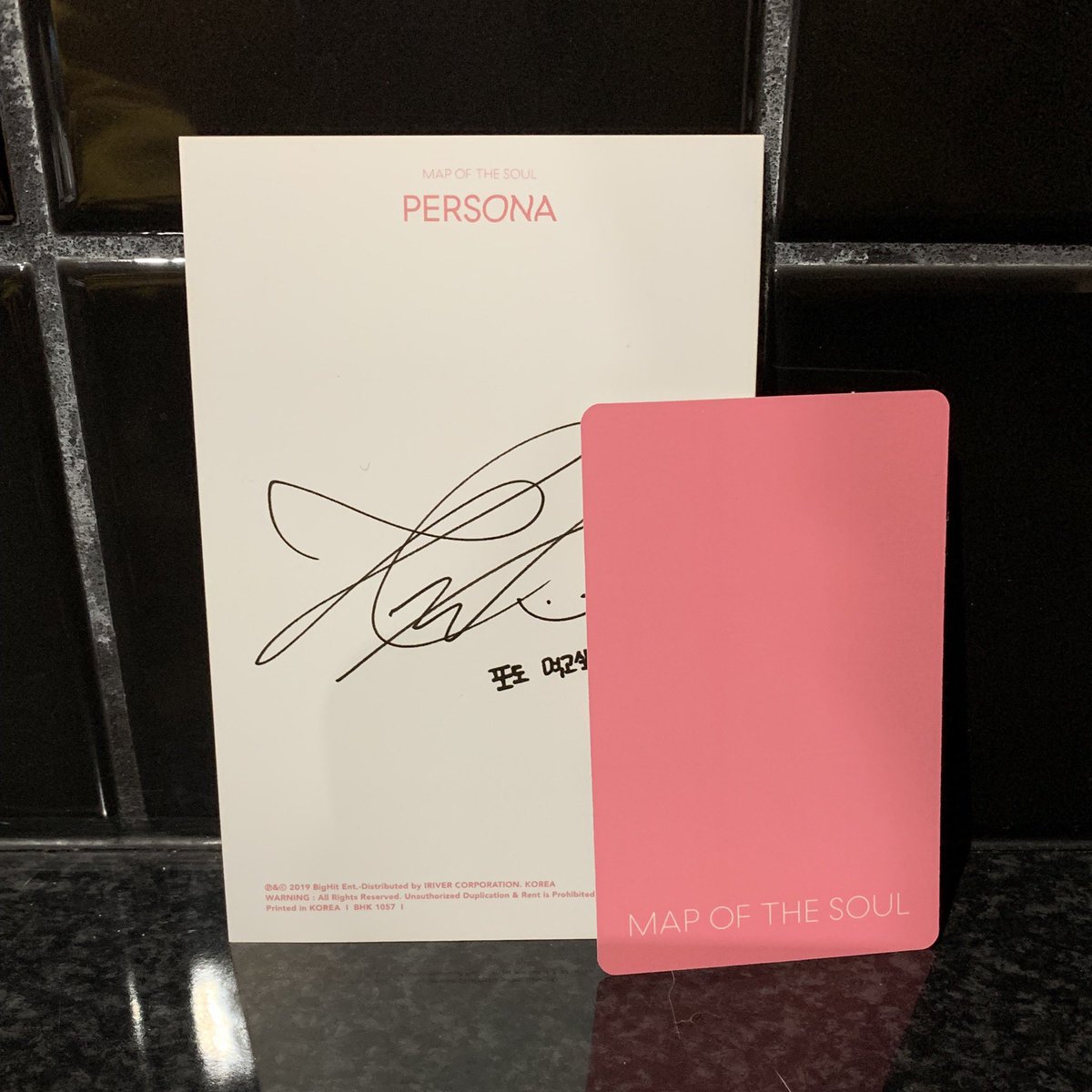 lunarchildjoon's tweet image. hey y’all I’m wanting to sell or trade these bad boys! I always think why have duplicates when others who don’t have them could enjoy them instead. dm if interested 💜 #btspcs #btsphotocards