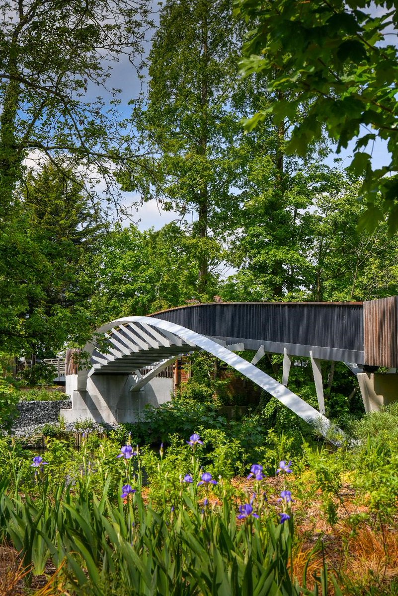 This elegant footbridge at Taplow Riverside has just won the @ChilternSociety Design Award!  A beautiful way to bridge the communities of @RBWM and @SouthBucksDC. 

Read more: bit.ly/2LYCxQT

#BuildingCommunities
#Engineering #TaplowRiverside
@KA_Bridges @COWI_UK