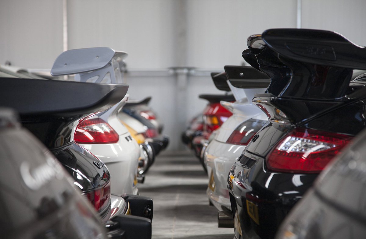 Autofarm's tweet image. We've noticed an increase in our customers relocating their storage cars from the London area as costs continue to rise. If you're looking for professional, secure storage for your vehicle, then contact us. Call +44 (0)1865 331234
#Storage #SuperCar #ClassicMotoring #ClassicCars