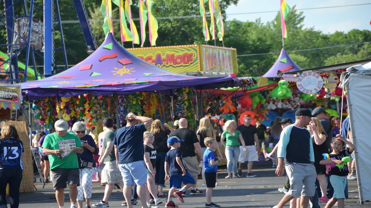 StreetWise (@streetwise_chi) on Twitter photo Celebrate #MemorialDayWeekend with Irish food and drink at the <a href="/GPirishfest/">Chicago Gaelic Park Irish Fest</a>. Irish imports, dance and horse exhibitions along with sports contests and carnival rides guarantees fun for the whole family. Celebrate #MemorialDayWeekend with Irish food and drink at the <a href="/GPirishfest/">Chicago Gaelic Park Irish Fest</a>. Irish imports, dance and horse exhibitions along with sports contests and carnival rides guarantees fun for the whole family.