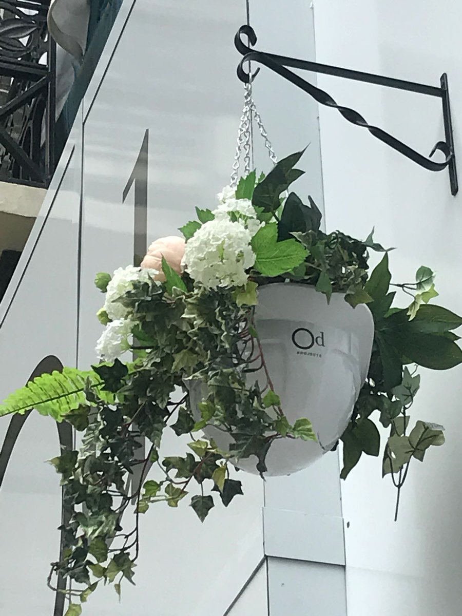 OdGroupLondon's tweet photo. #throwbackthursday when we got into the @The_RHS #ChelseaFlowerShow spirit with @Q_LDN at @33_Portland_Pl 

#quintessentially #odprojects #ChelseaFlowerShow2019 #portlandplace https://t.co/7Y9BHV3SM8