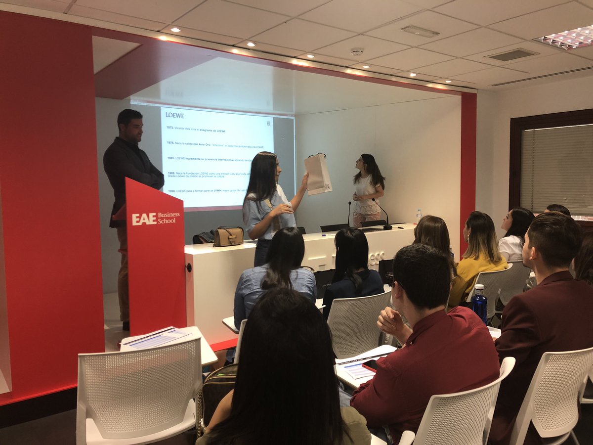 EAE_B_School's tweet photo. ¡Llega el momento de conocerlo todo sobre @LoeweOfficial! Primero nos contarán algunos datos sobre la marca y después resolveremos un Business Case. ¡La cosa se pone interesante! #LVMHDay https://t.co/43za02EdWG