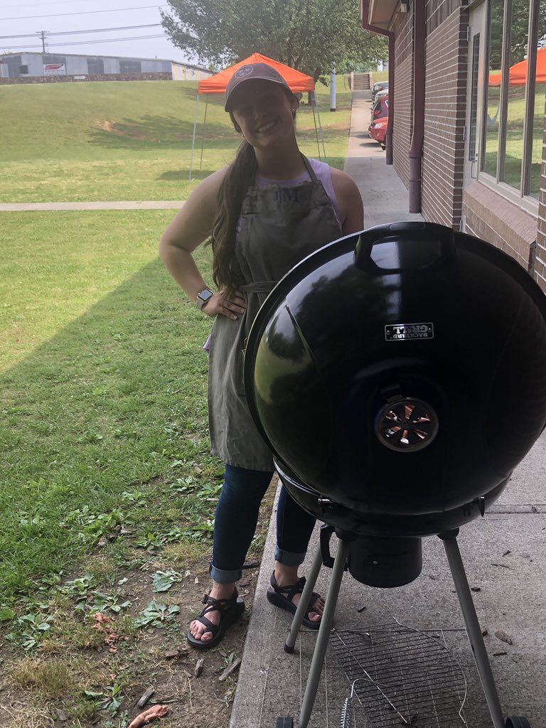 bhicks2220's tweet photo. Grill Master Martin. Fun Day cookout! #bbam #gobeyondccs @msmartinbb4 https://t.co/fHKXUzPIg8