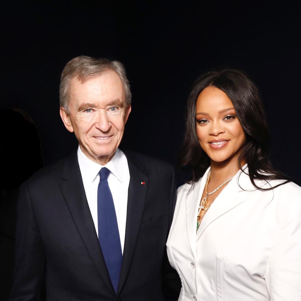 rihanna bernard arnault ile ilgili görsel sonucu