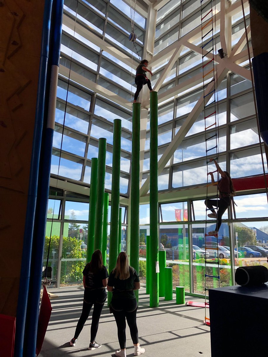 deerlakessd's tweet photo. Congrats to Deer Lakes alums, Hannah Runas (‘17) and Chloe Dauer (‘16), who have spent the past few weeks representing @slipperyrocku at the Global Student Engagement and Leadership Conference at the Southern Institute of a Technology in Invercargill, New Zealand.
#DLProud https://t.co/sms69pWTBR