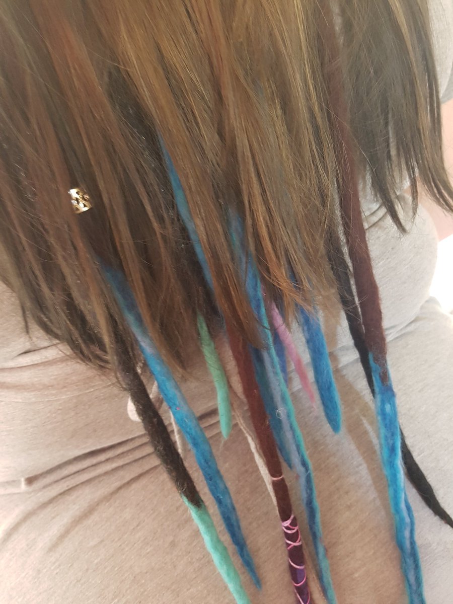 RaverNelly's tweet image. #PartialDreads #NewHair #GotToTryTheseThings #MayBecomeAViking 💕