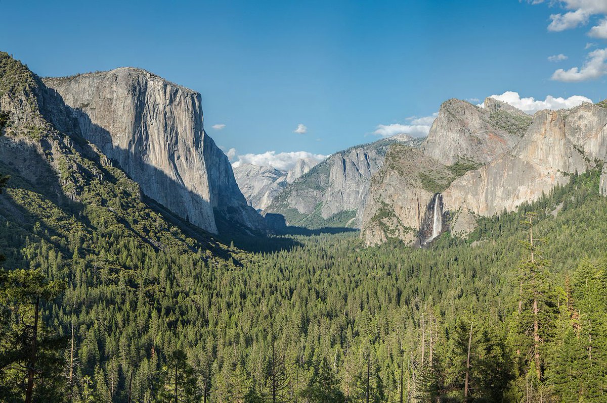 PythonRidge's tweet image. Yosemite Valley, Tunnel view at Yosemite National Park in California. These parks have such majestic beauty. The ridges in this photo extend high above the trees. 

#nature #pythonridge