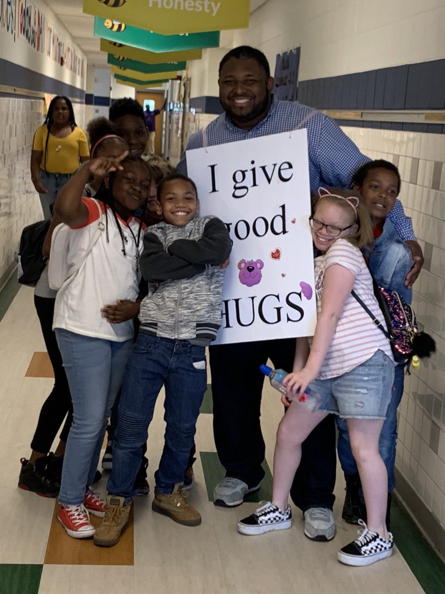 MrsOBriantPPS's tweet photo. Just another reason why @PaulMWilsonJr is the best principal! #BrightonStrong #YearOfTransformation https://t.co/owz8ZQe0k8
