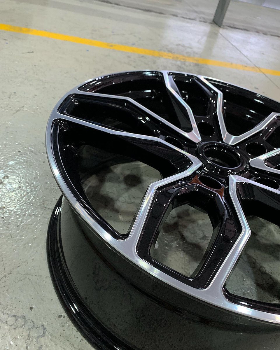 Damaged wheels? No problem! We’ve got you covered....Not bad even if we do say so ourselves! Contact us today with any of your wheel needs 🙌🏻

#cars #carsofinstagram #wheelrefurbishment #alloys #alloywheels #diamondcutting #powdercoating #seaham #bmw #audi #mercedes #kia #hyundai