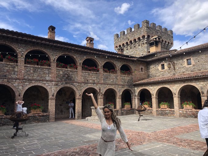 Castle in wine country! It&rsquo;s full of wine!!! https://t.co/uZRMOTSOGU