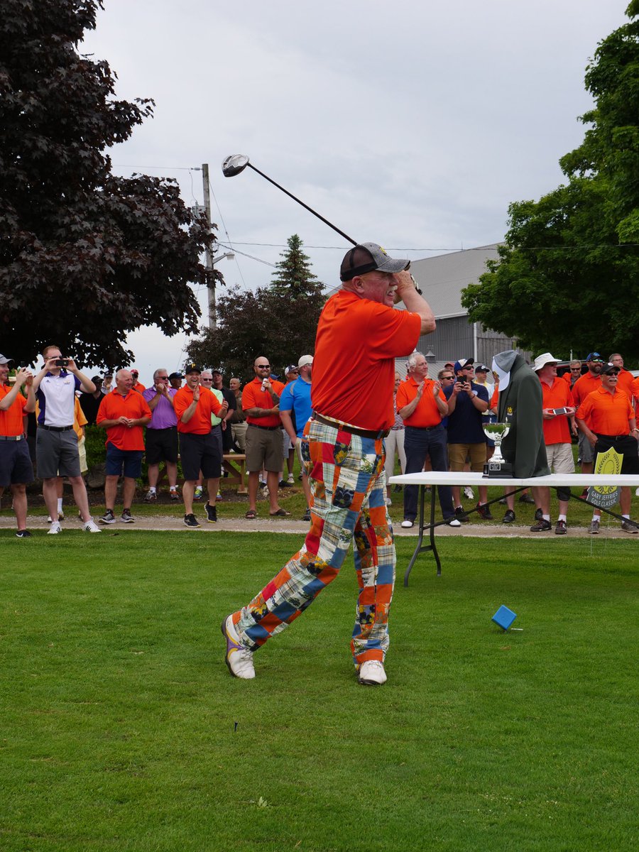 CoachJeffGolf's tweet photo. Just as an FYI - Coach Jeff’s swing was as smooth as ever during some golf over the May long weekend. Big things expected for this year’s ceremonial tee shot. #GaryJeffriesGolfClassic https://t.co/2znimcZal9