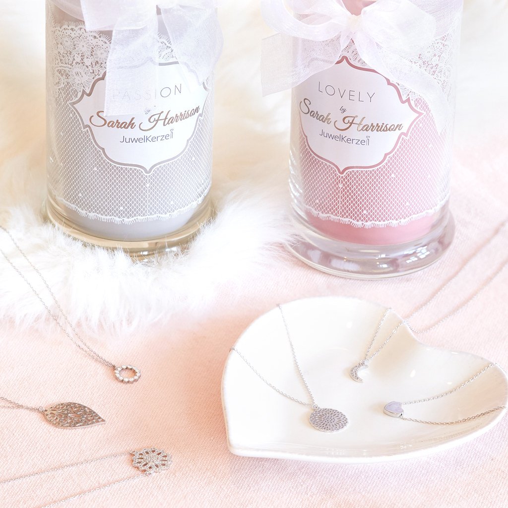 🎀 New! New! New! 🎀 Scoprite le nuovissime creazioni firmate Sarah Harrison qui ❤️ bit.ly/2wh4M2E ❤️ 

#novità #candelagioiello #collaneinargento