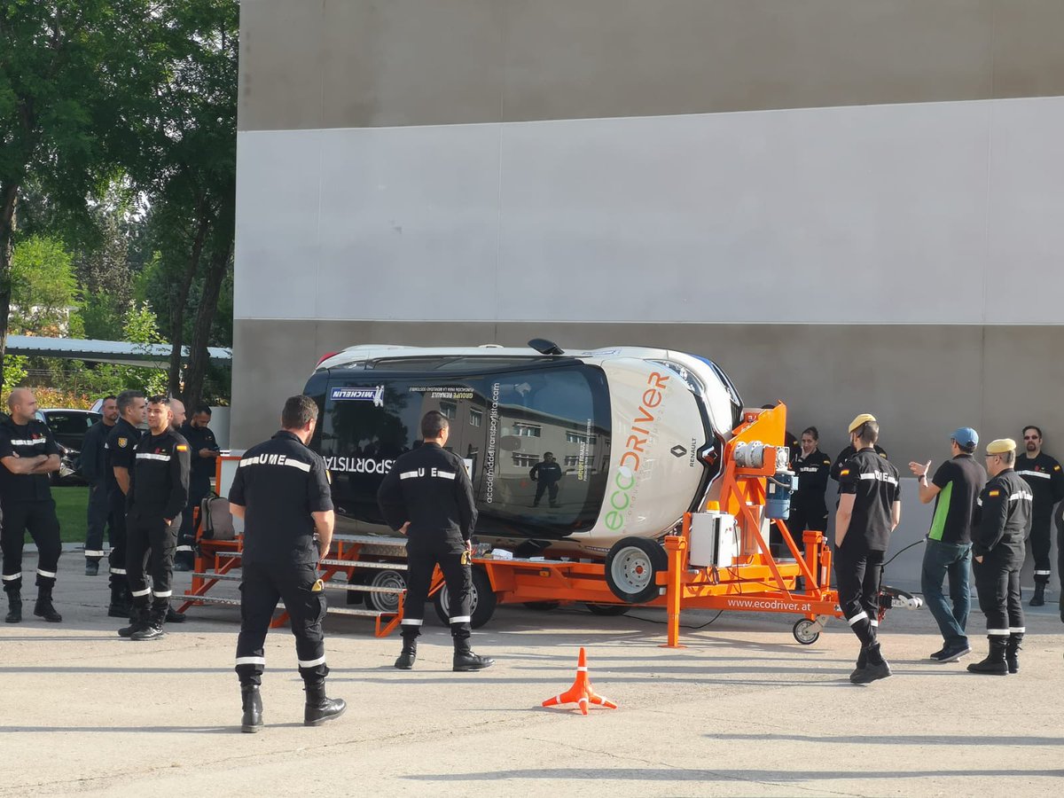 UMEgob's tweet photo. #SeguridadVial La prevención y el sentido común son elementos fundamentales al volante.

"No hay que pasar por una mala experiencia para ponerle remedio", RECUERDA que la seguridad vial es cosa de tod@s‼️ https://t.co/BE9KB7vlJL