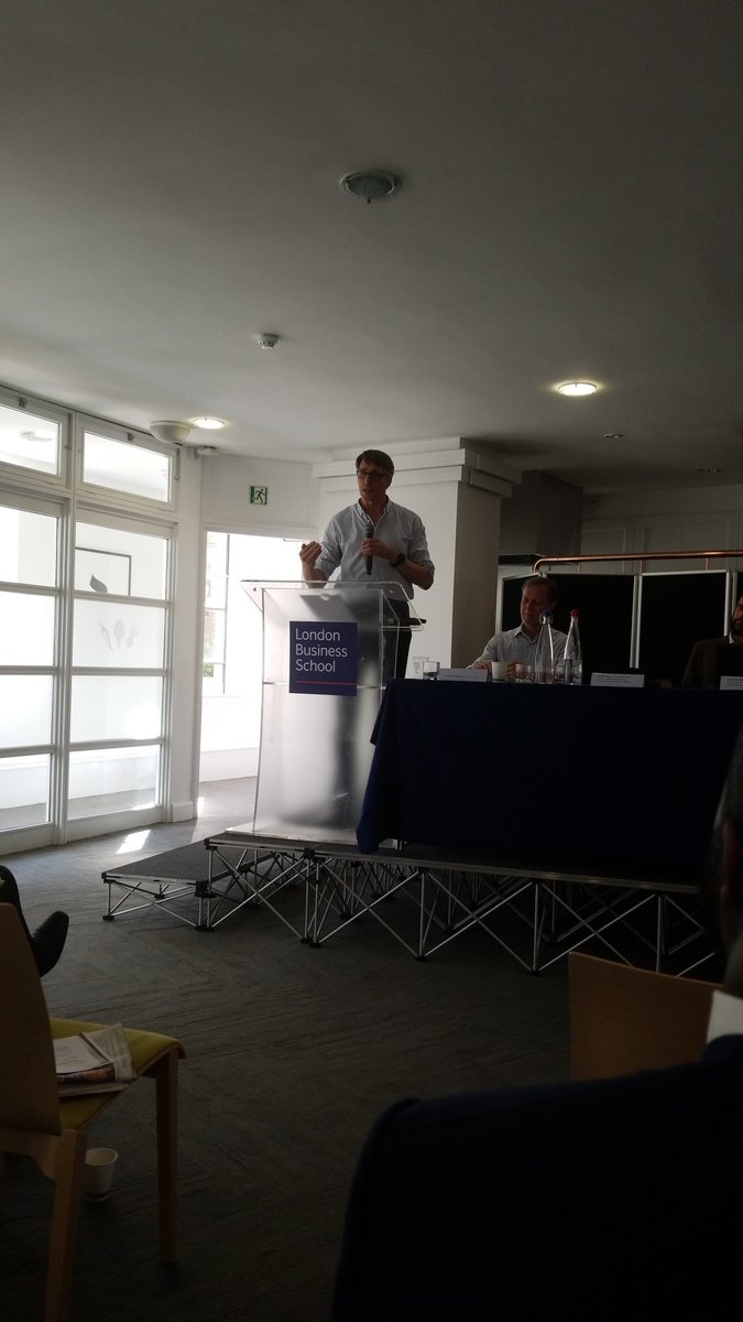 AfricaIai's tweet image. Douglas Brew @Unilever provides an overview of the consumption patterns of the #AfricanMiddleClass based on income dependency trends citing the South African example.