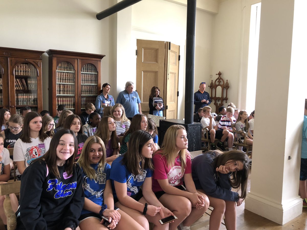 tgatsios's tweet photo. Illinois Old Supreme Court @HCMStigers157c #HCMSinSpringfield https://t.co/P7HNiNGzMD