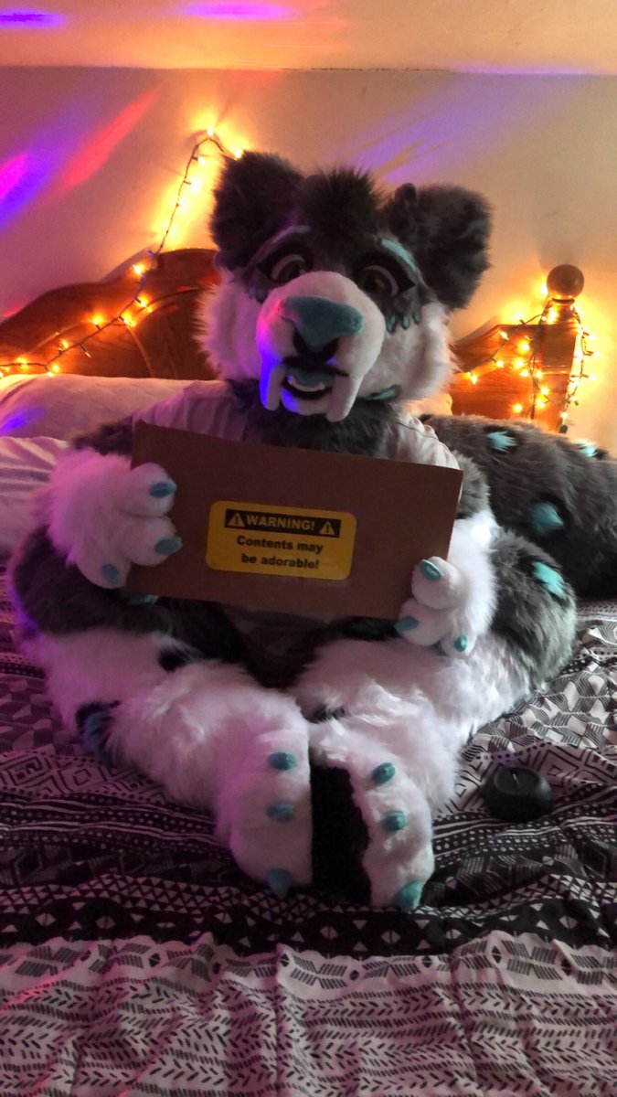 ClockHand1's tweet image. Sooooooooo I’m not able to make it the full weekend to furlandia. Hoping to stop by Saturday at least :3.