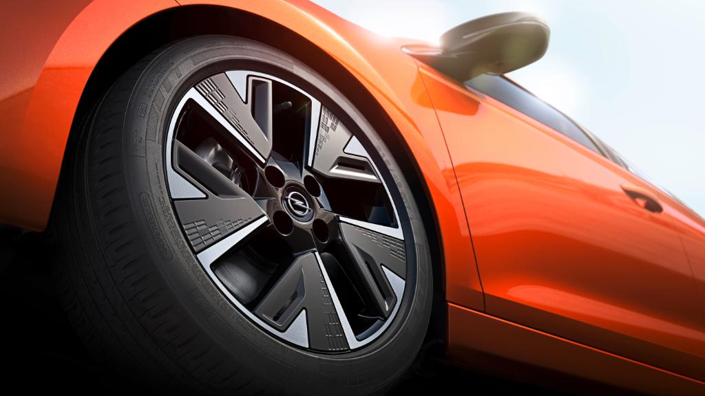 Opel's tweet photo. Lovers gonna love! The sixth-generation #OpelCorsa goes electric. ⚡ https://t.co/aC6J2EQ4M4