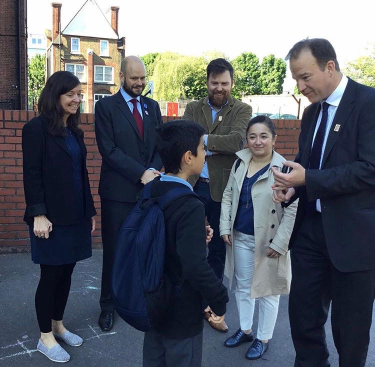 hackneycouncil's tweet photo. Walk about, talk about! We recently hosted a School Streets workhop for those interested in how the ground breaking scheme operates. Attendees hit the pavement to see some of Hackney's School Streets in person. Thank you to @Modeshift1 #HackneyWalks #NationalWalkingMonth https://t.co/wHtWgU7agU