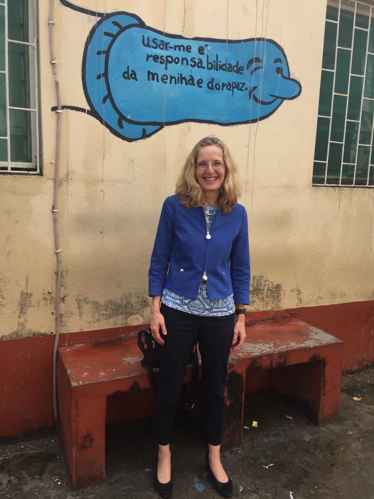 HennyFdeVries's tweet photo. Visiting health facilities for adolescents and talking with our “activistas” with hiv/aids. Using condoms is important, is one of their messages, for him and her. #WeAreReady and Oasis &amp; Repssi are doing a great job in Beira. @NLinMozambique @DutchMFA @REPSSI https://t.co/dotvtE3D3j