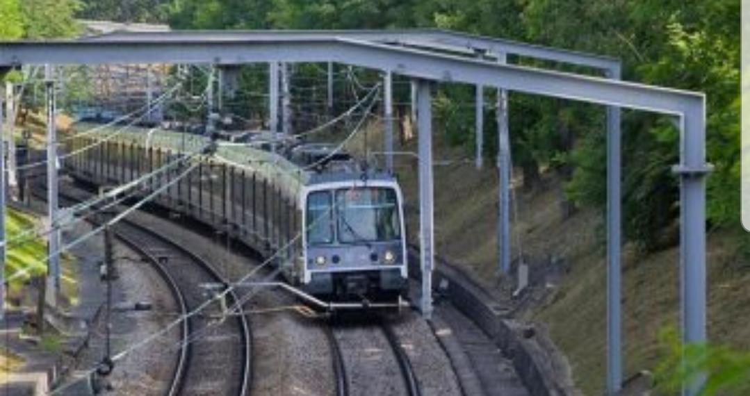 RER B tweet media