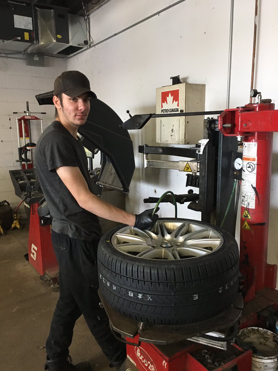 Thanks to Maxwell’s auto for taking on Taylor as a cooperative education student.  <a href="/StPeterOCSB/">St. Peter High School</a> <a href="/OCSBSkilledLife/">OCSB Skilled Trades</a>