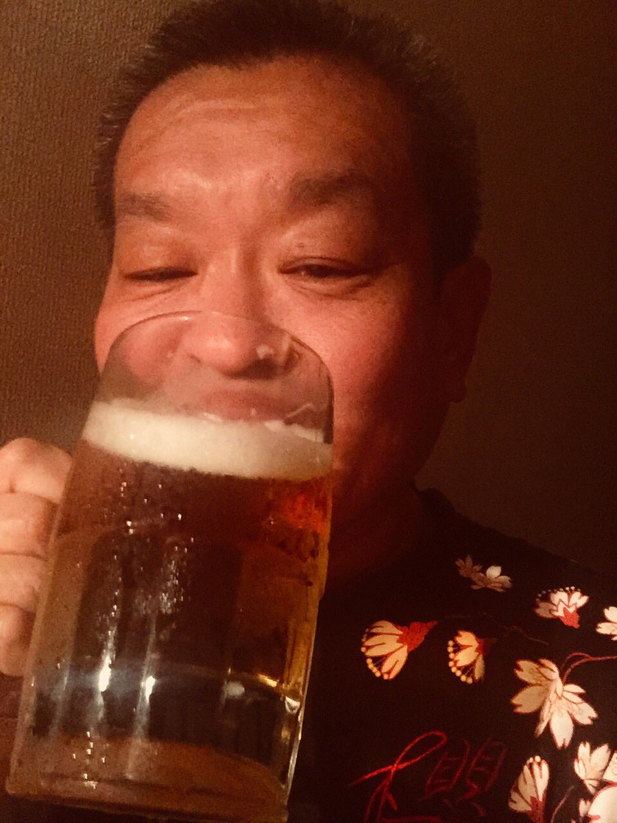 moon511113's tweet image. お疲れ様です。木曜部屋飲みです。水餃子味噌タレ、卵キクラゲ肉野菜炒め、スルメイカ天麩羅、トマトで本麒麟を飲んでます。音楽は88年FMで新譜紹介をしてた放送から、ジャズボーカル特集。この中のアンリ菅野「マンハッタン」のアルバムは僕も持ってましたが極上でした。先ずは乾杯！🍻