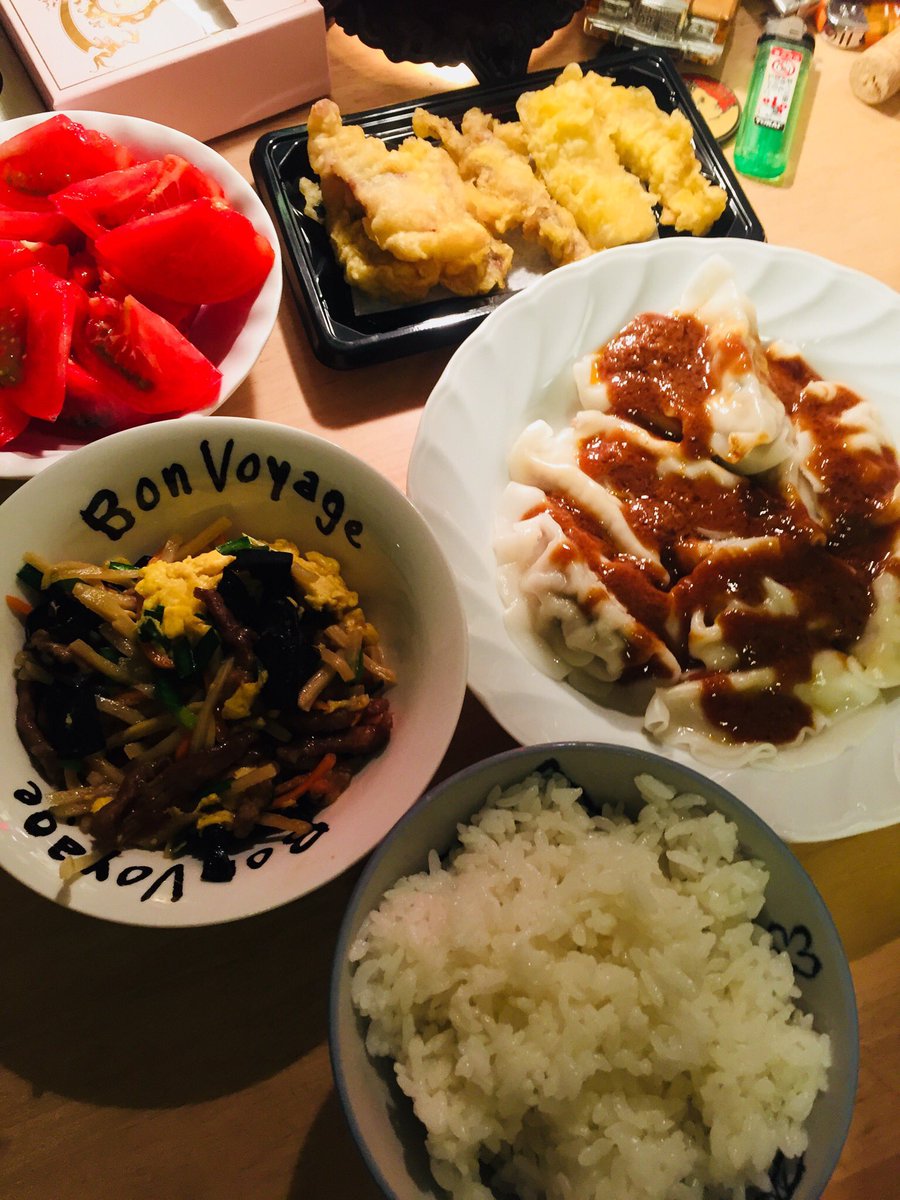 moon511113's tweet image. お疲れ様です。木曜部屋飲みです。水餃子味噌タレ、卵キクラゲ肉野菜炒め、スルメイカ天麩羅、トマトで本麒麟を飲んでます。音楽は88年FMで新譜紹介をしてた放送から、ジャズボーカル特集。この中のアンリ菅野「マンハッタン」のアルバムは僕も持ってましたが極上でした。先ずは乾杯！🍻