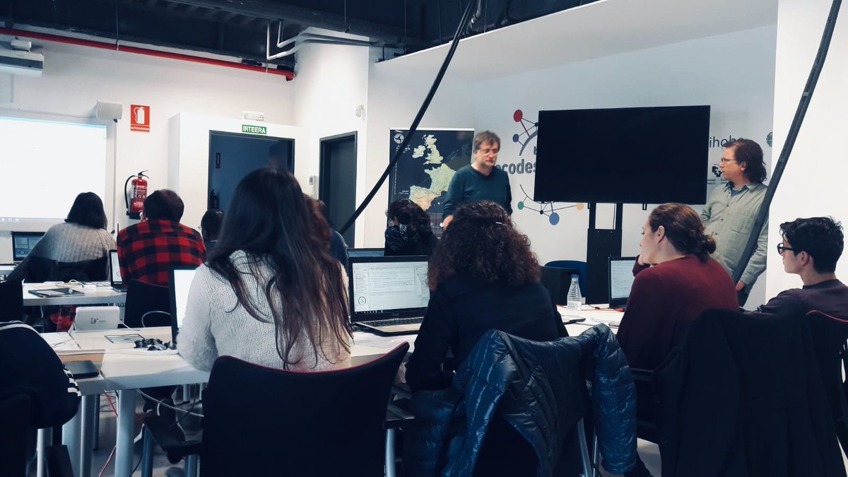 ALICE_Interreg's tweet photo. Today, @BC3Research's #ISU2019 was dedicated to #InterregALICE!
And so, the students at the Spring School got to know the project's objectives and methods.

#environment #blueandgreeninfrastructures #ecosystemservices #modelling https://t.co/iJPcXyglJo