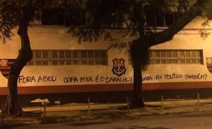 viniciuscampo_s's tweet photo. Eu amo uma torcida😍🤣 #ForaAbel #Abeu #CopaMick #Flamengo https://t.co/w12xExsMV4