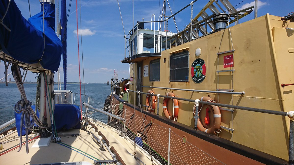 GvPontoon's tweet photo. Thank you Alan Harmer, mv X-Pilot for allowing us second bottom at Queenborough for a couple of hours. Chicken 🐔 pie now in the oven! https://t.co/hXWUBOVV8d